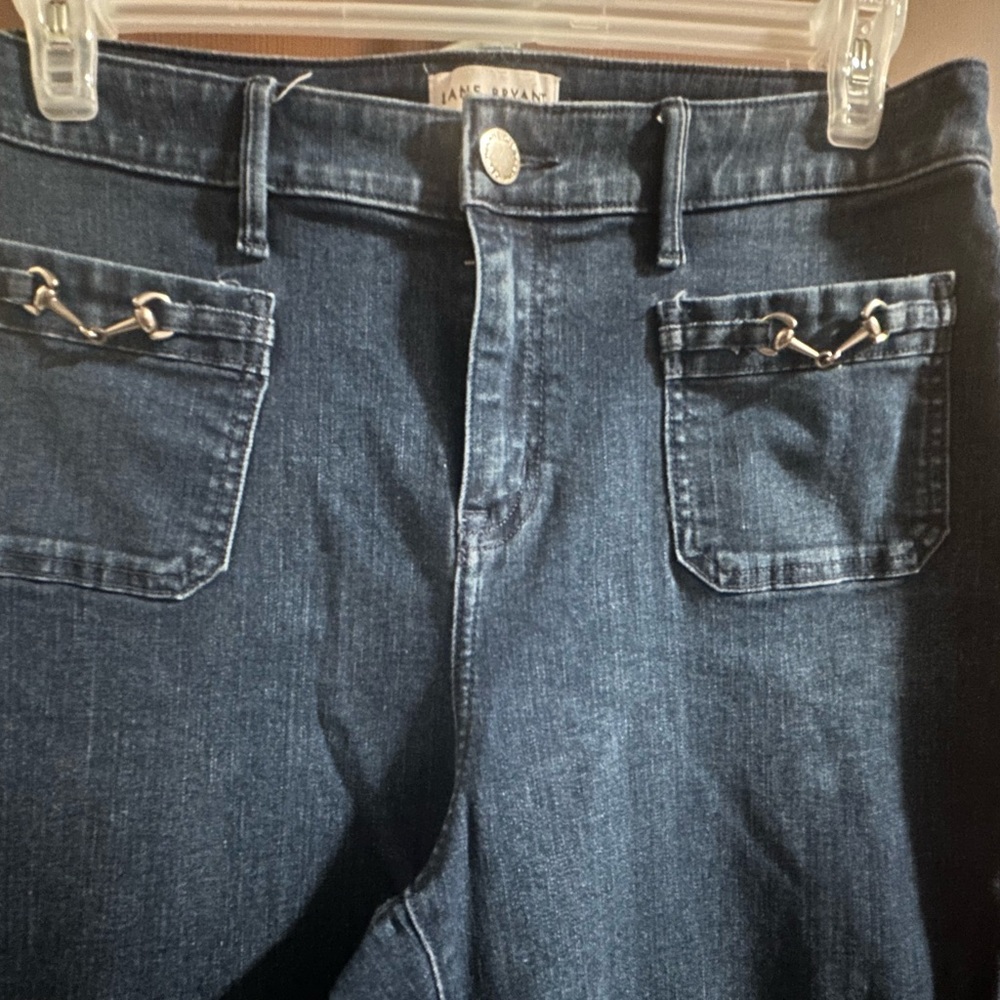 Jag Jeans High Rise Dark Blue with Chain Accented Pockets.